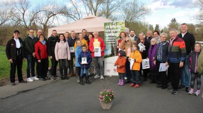 Urkundenbergabe an die Baumpaten fr die Pflanzungen am Mainufer