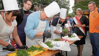 Grie-So Wettbewerb beim 1. Haaschter bbelwoifest mit Karola Bicherl, Robert Geiler, Markus Klein, Gabi Ruiner und Oliver Mser