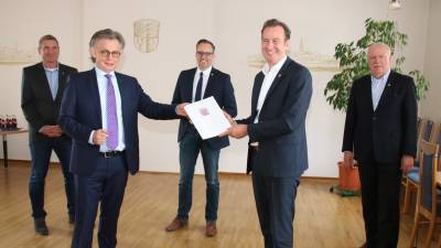 bergabe des Bescheides des Landes Hessen zur Kompensation der ausgefallenen Gewerbesteuer