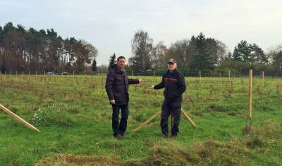 Abnahme der Ersatzaufforstung fr den Bau der Seniorenwohnanlage am Kiefernhain mit Revierfrster Maier