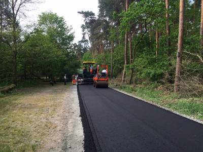 Der Feldweg zu den Sportsttten wird asphaltiert.
