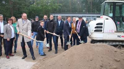 Erster Spatenstich zum Neubau des Betreuungsgebudes an der Johannes-Gutenberg-Schule