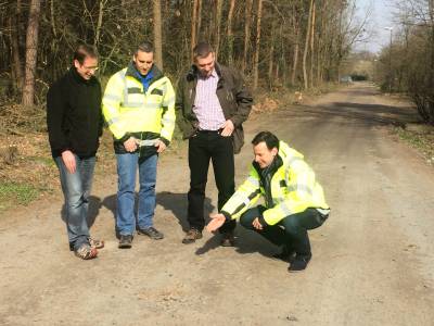 Schotterstrae am Katzenfeld vor der Sanierung Mrz 2016