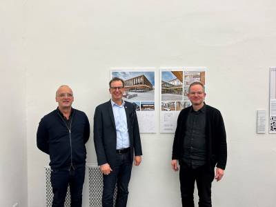 Wir sind stolz mit unserem Projekt Rathaus Hainburg Teil der Ausstellung Groe Huser - kleine Huser des Bund Deutscher Architekten BDA Hessen zu sein.
Seit Freitag, dem 9. Februar 2024  ldt der BDA Hessen zur Ausstellung ?Groe Huser, kleine Huser ? Ausgezeichnete Architektur in Hessen 2018-2023? in die Kunsthalle Darmstadt ein. 