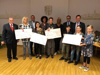 Spendenbergabe des Hainstdter Kinderfastnachtsumzug