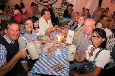 Oktoberfest beim Gesangsverein Germania Hainstadt am Festzelt an Bahnhof