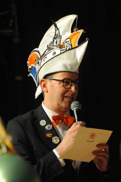 Schlsselbergabe auf der Sitzung der Fastnachtsfreunde St. Wendelinus 2024. Foto: Friedrich Gnther 