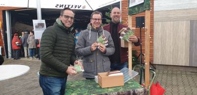 Schokolade fr einen guten Zweck - mit Christian Spahn und Viktor Likej